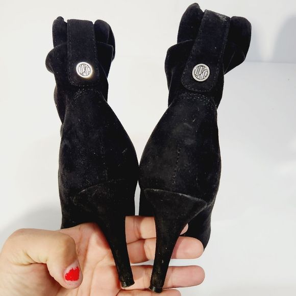 Unise slip on black velvety  highheel boots size 8m - Picture 7 of 11